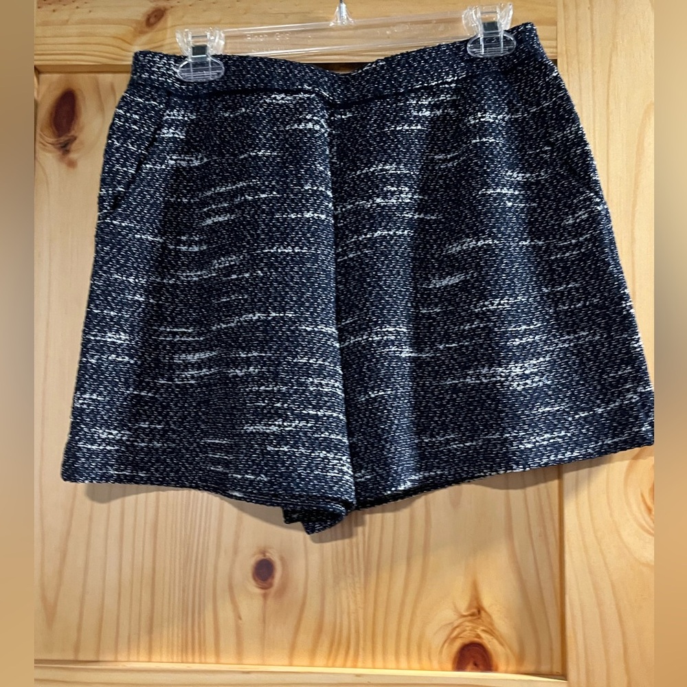St. John knit shorts new size 6
